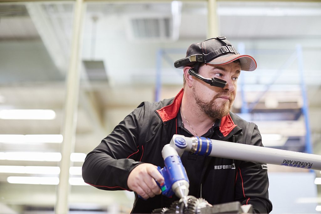 Szkolenia pracownik&oacute;w produkcyjnych z&nbsp;icmInspector i&nbsp;RealWear!